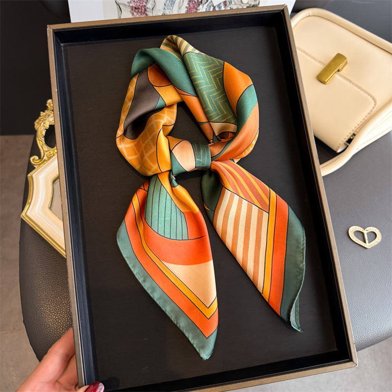 Foulard carré en soie imprimé  - Ascot Neck Scarf avis et prix